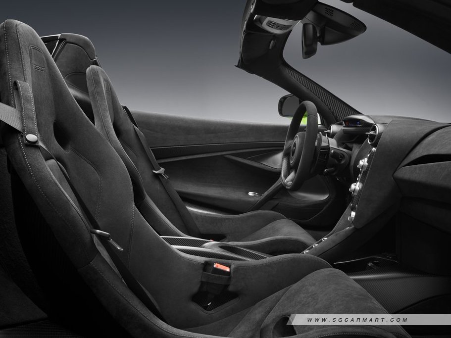 McLaren 765LT Spider 22