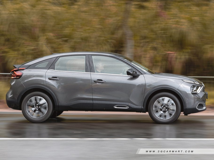 https://i.i-sgcm.com/new_cars/cars/21518/21518_g19