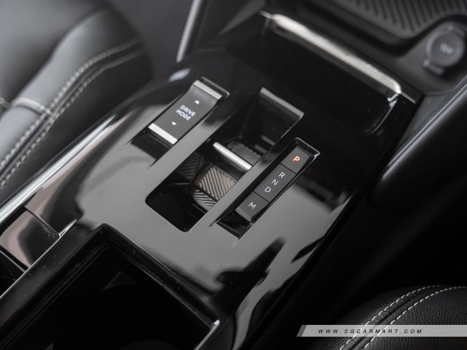 https://i.i-sgcm.com/new_cars/cars/21518/21518_g43