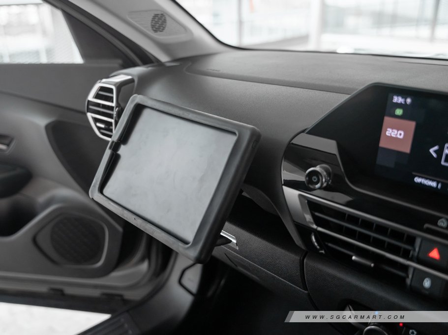 https://i.i-sgcm.com/new_cars/cars/21518/21518_g46