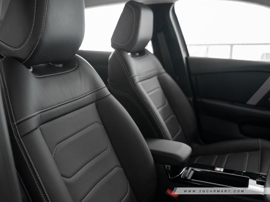 https://i.i-sgcm.com/new_cars/cars/21518/21518_g48