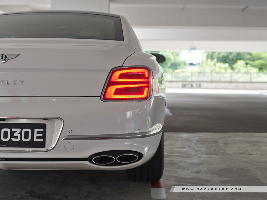 https://i.i-sgcm.com/new_cars/cars/21519/21519_g23