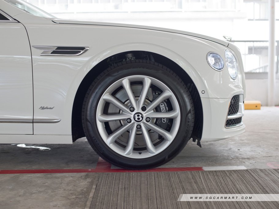 https://i.i-sgcm.com/new_cars/cars/21519/21519_g24