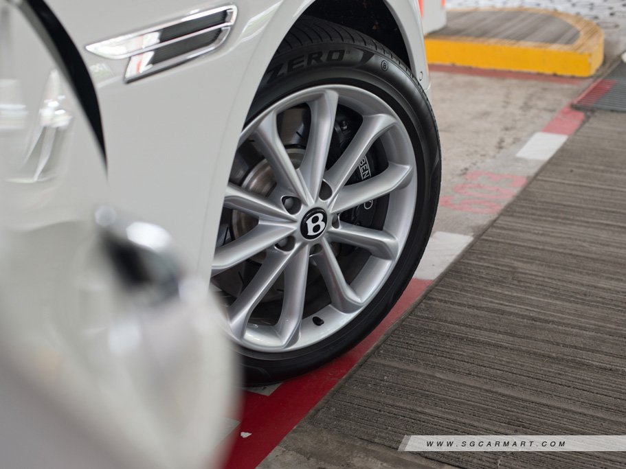 https://i.i-sgcm.com/new_cars/cars/21519/21519_g25