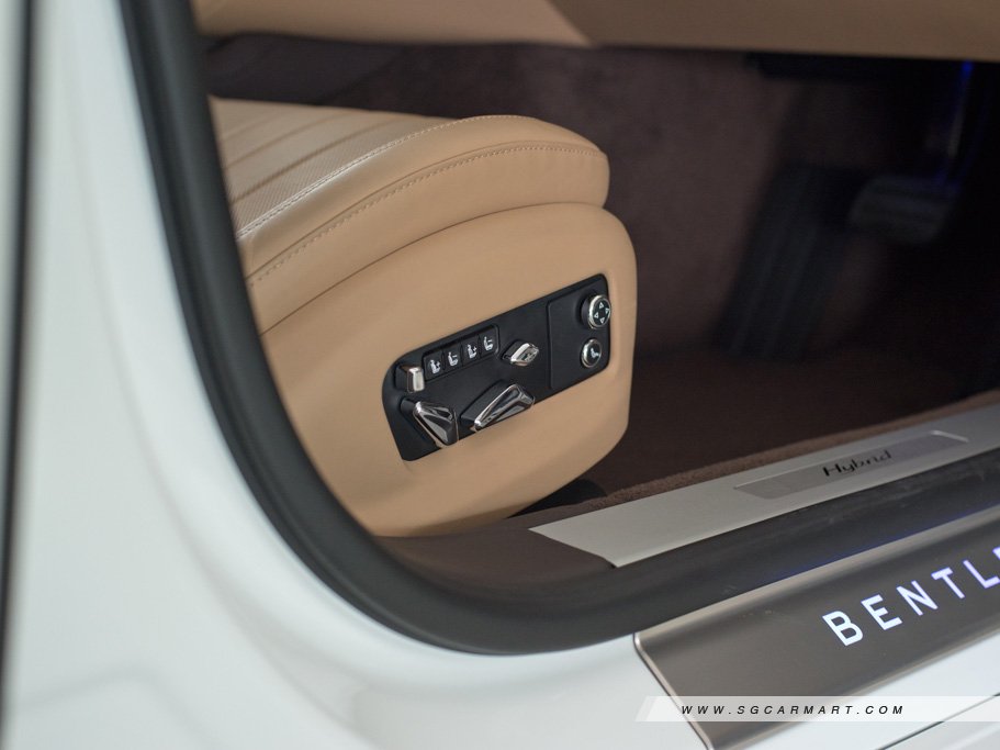 https://i.i-sgcm.com/new_cars/cars/21519/21519_g34