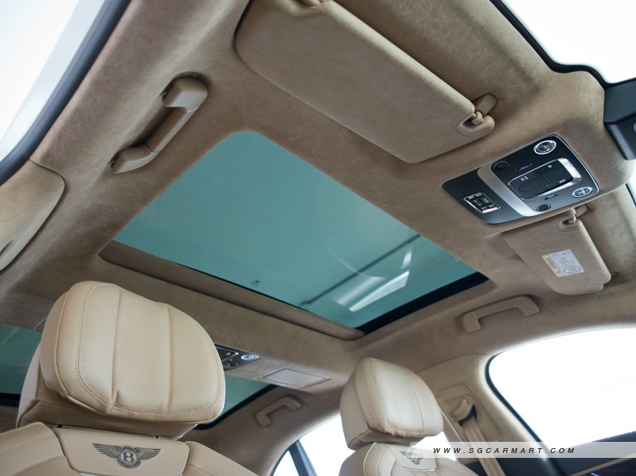 https://i.i-sgcm.com/new_cars/cars/21519/21519_g44