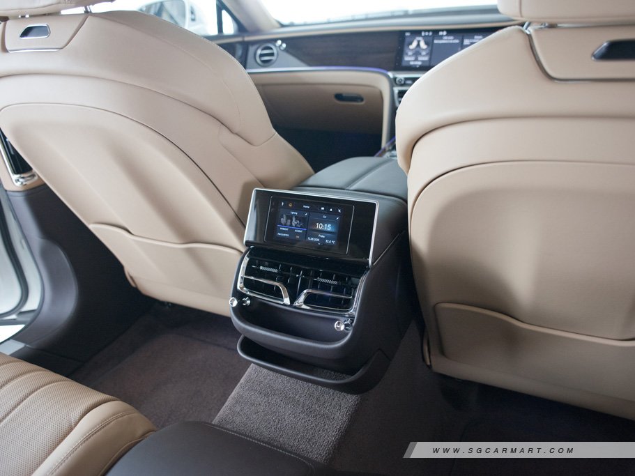 https://i.i-sgcm.com/new_cars/cars/21519/21519_g46