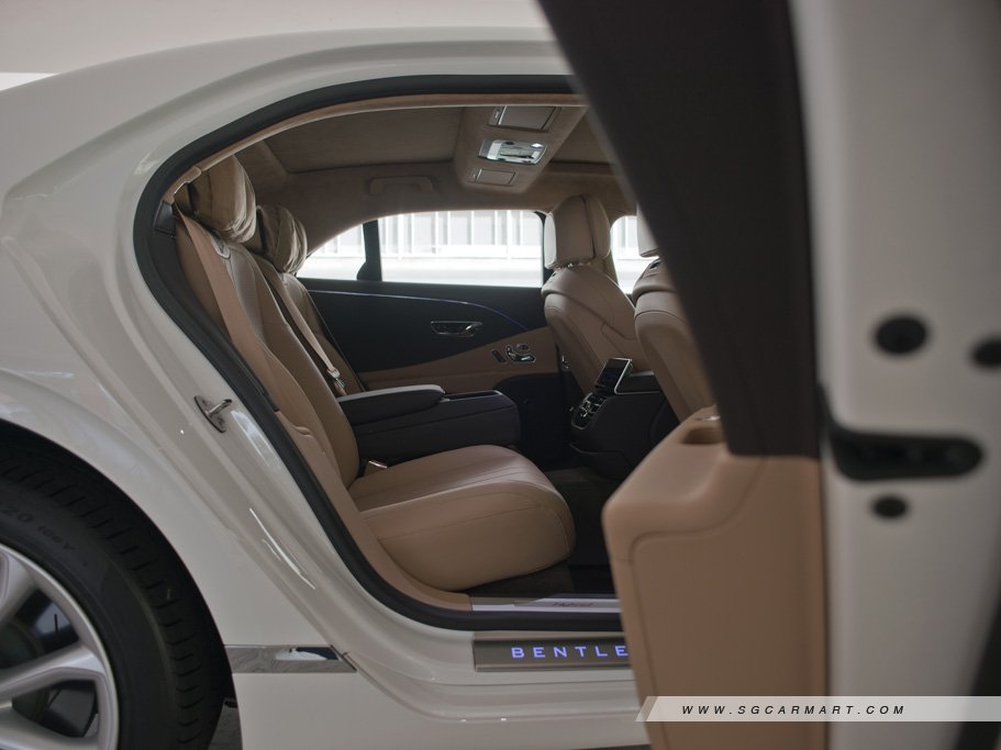 https://i.i-sgcm.com/new_cars/cars/21519/21519_g52