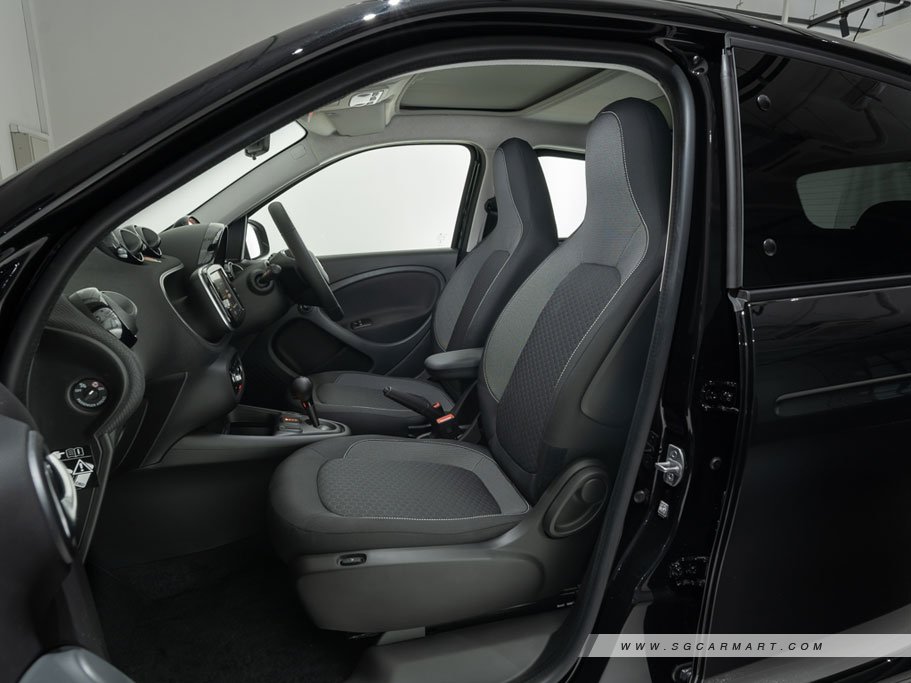 https://i.i-sgcm.com/new_cars/cars/21525/21525_g12