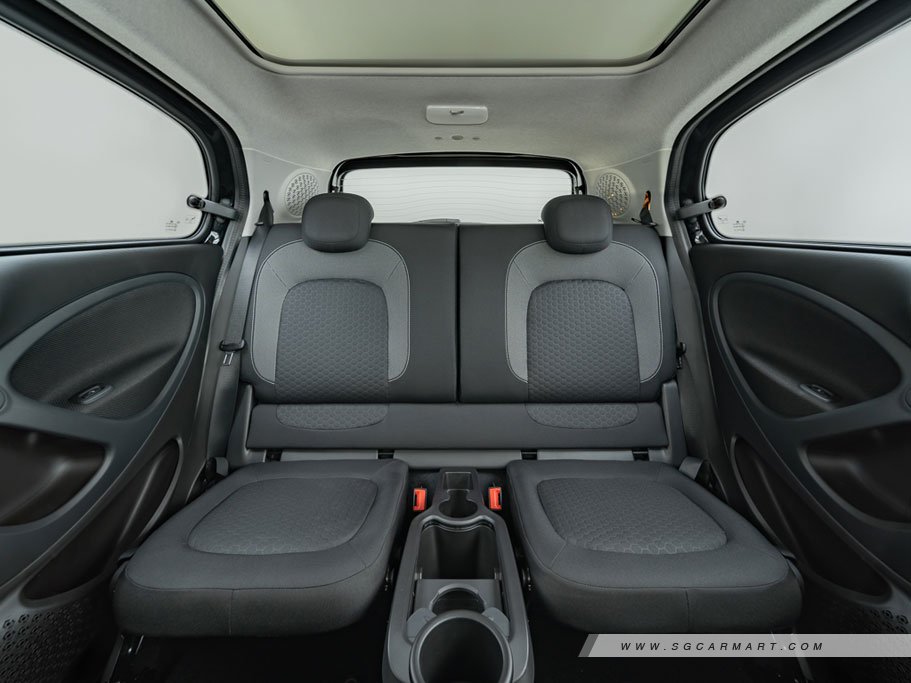 https://i.i-sgcm.com/new_cars/cars/21525/21525_g17