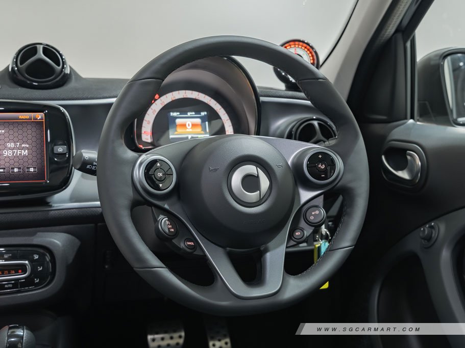 https://i.i-sgcm.com/new_cars/cars/21525/21525_g19