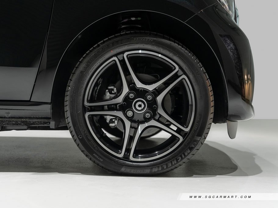 https://i.i-sgcm.com/new_cars/cars/21525/21525_g8
