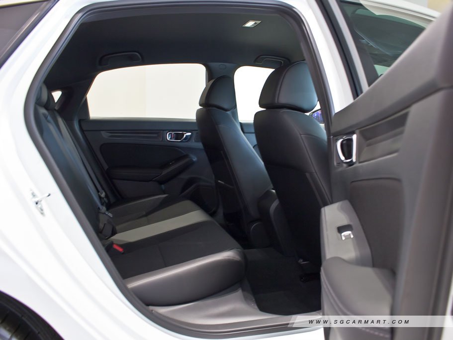 https://i.i-sgcm.com/new_cars/cars/21526/21526_g13