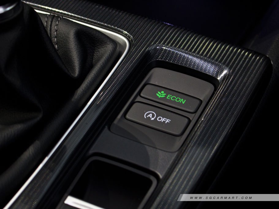https://i.i-sgcm.com/new_cars/cars/21526/21526_g26