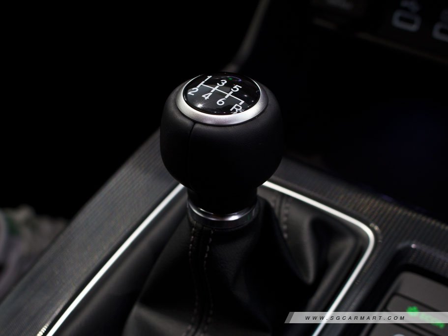 https://i.i-sgcm.com/new_cars/cars/21526/21526_g28