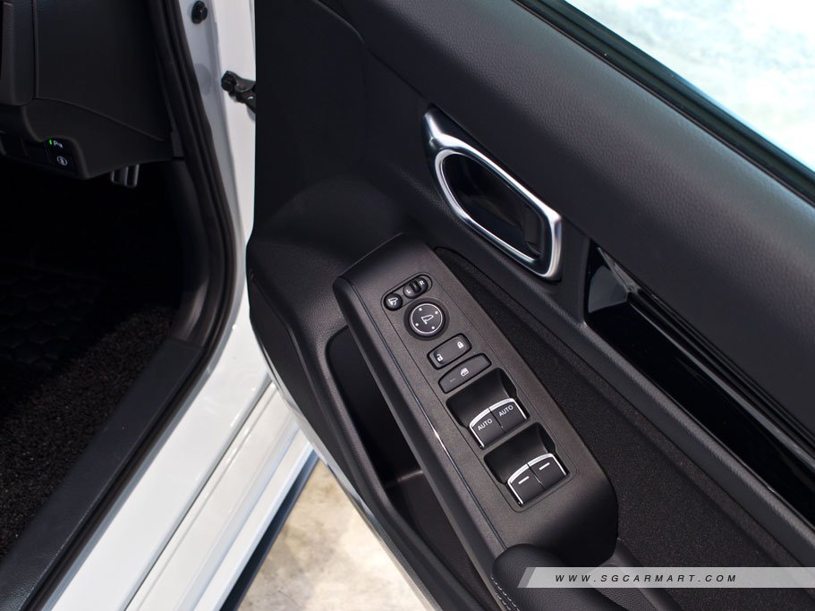 https://i.i-sgcm.com/new_cars/cars/21526/21526_g30
