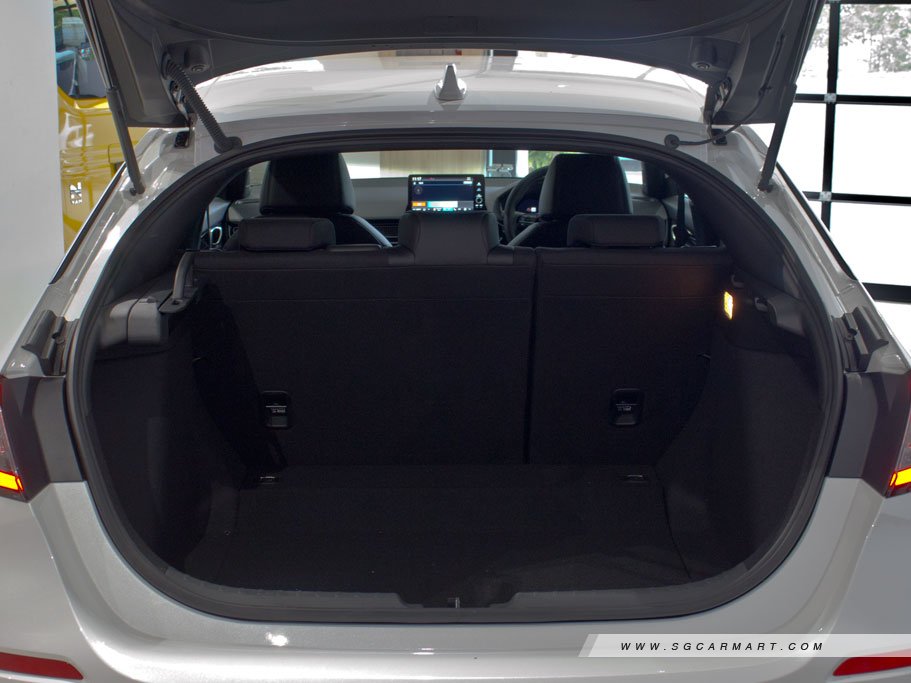 https://i.i-sgcm.com/new_cars/cars/21526/21526_g31