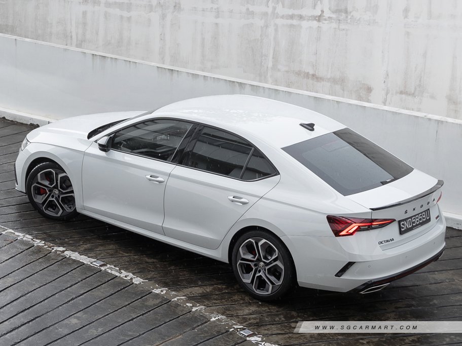 https://i.i-sgcm.com/new_cars/cars/21531/21531_g24
