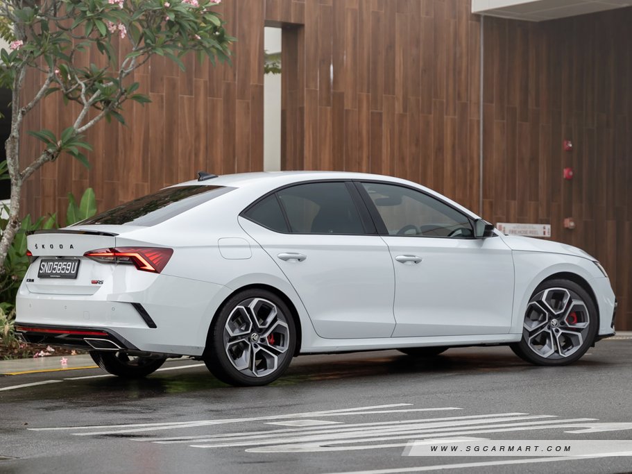 https://i.i-sgcm.com/new_cars/cars/21531/21531_g25