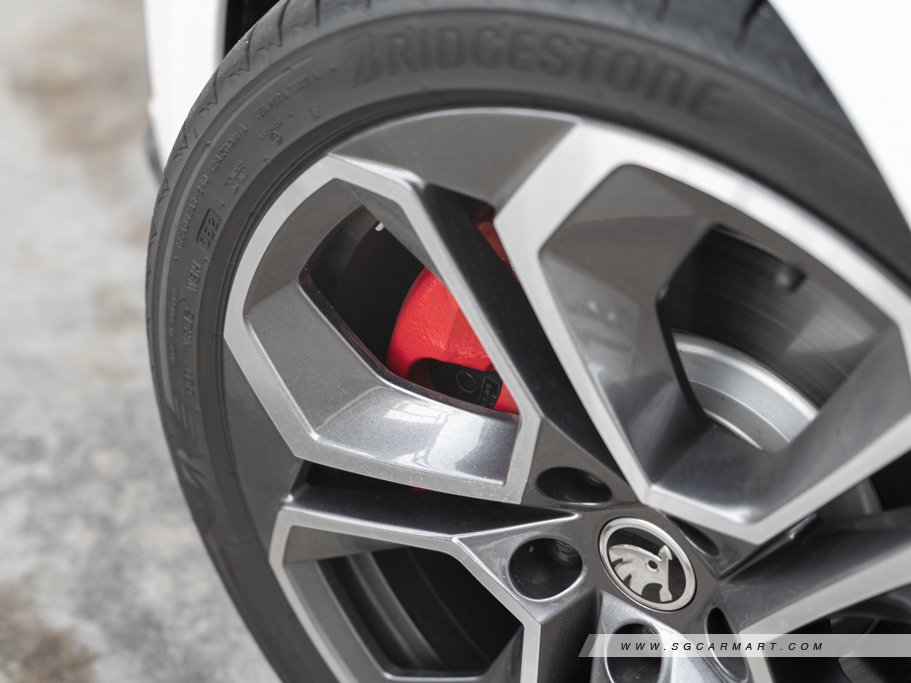 https://i.i-sgcm.com/new_cars/cars/21531/21531_g35
