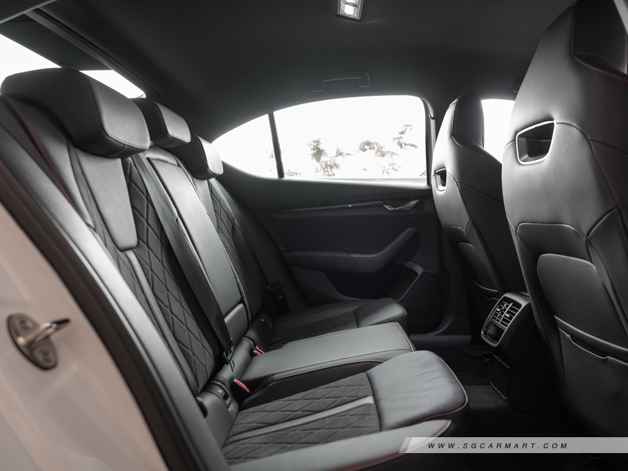 https://i.i-sgcm.com/new_cars/cars/21531/21531_g39
