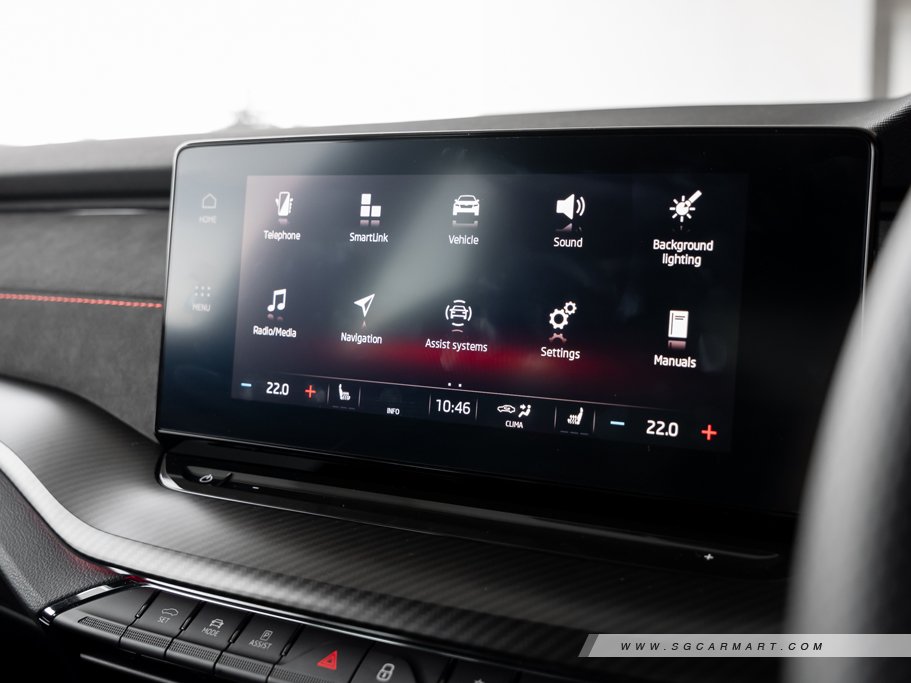 https://i.i-sgcm.com/new_cars/cars/21531/21531_g55