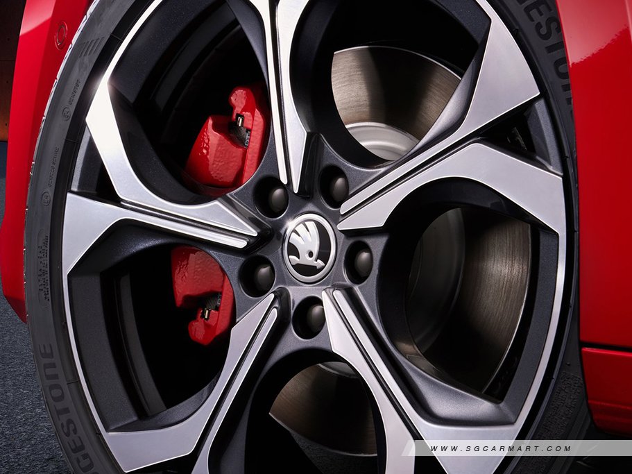 https://i.i-sgcm.com/new_cars/cars/21531/21531_g75