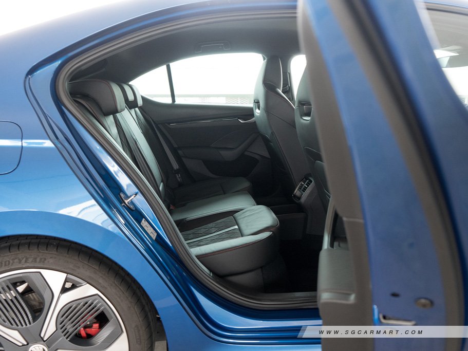https://i.i-sgcm.com/new_cars/cars/21531/21531_g97