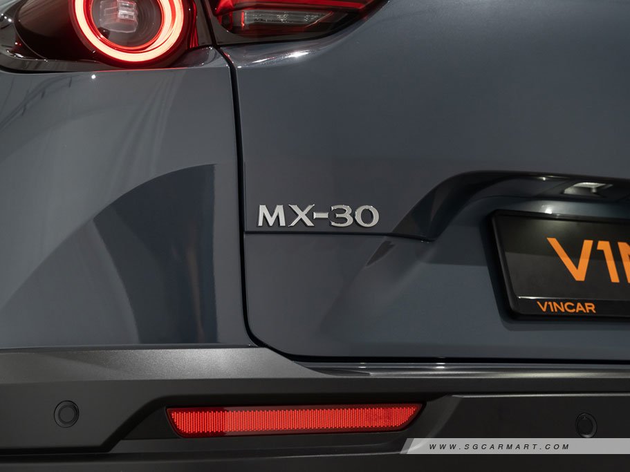 https://i.i-sgcm.com/new_cars/cars/21534/21534_g11