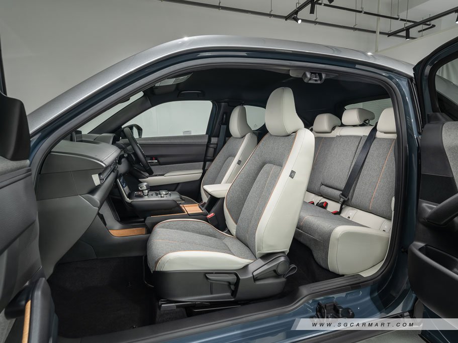 https://i.i-sgcm.com/new_cars/cars/21534/21534_g13