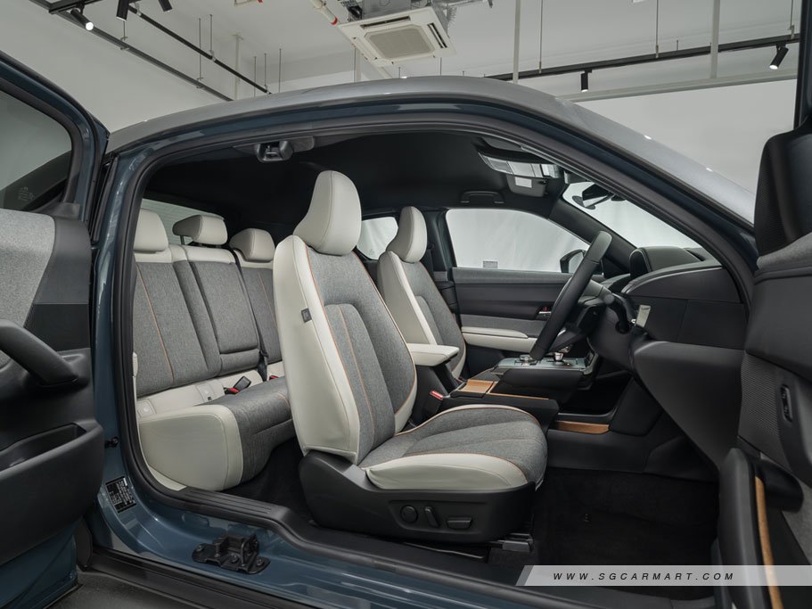 https://i.i-sgcm.com/new_cars/cars/21534/21534_g14