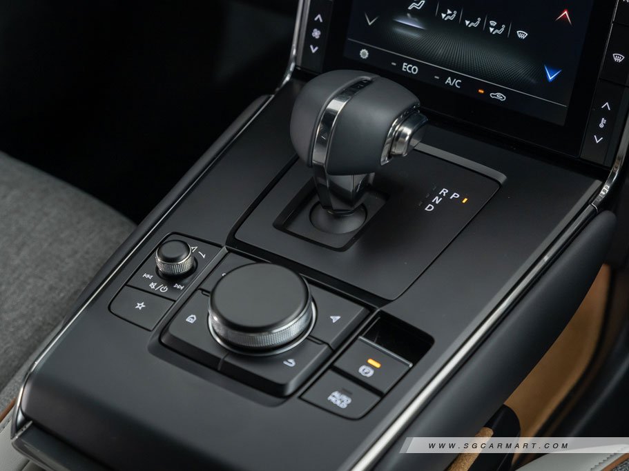 https://i.i-sgcm.com/new_cars/cars/21534/21534_g23