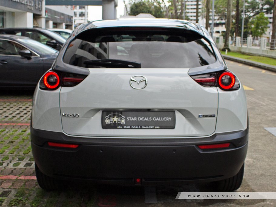 https://i.i-sgcm.com/new_cars/cars/21534/21534_g30