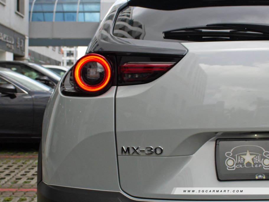 https://i.i-sgcm.com/new_cars/cars/21534/21534_g31