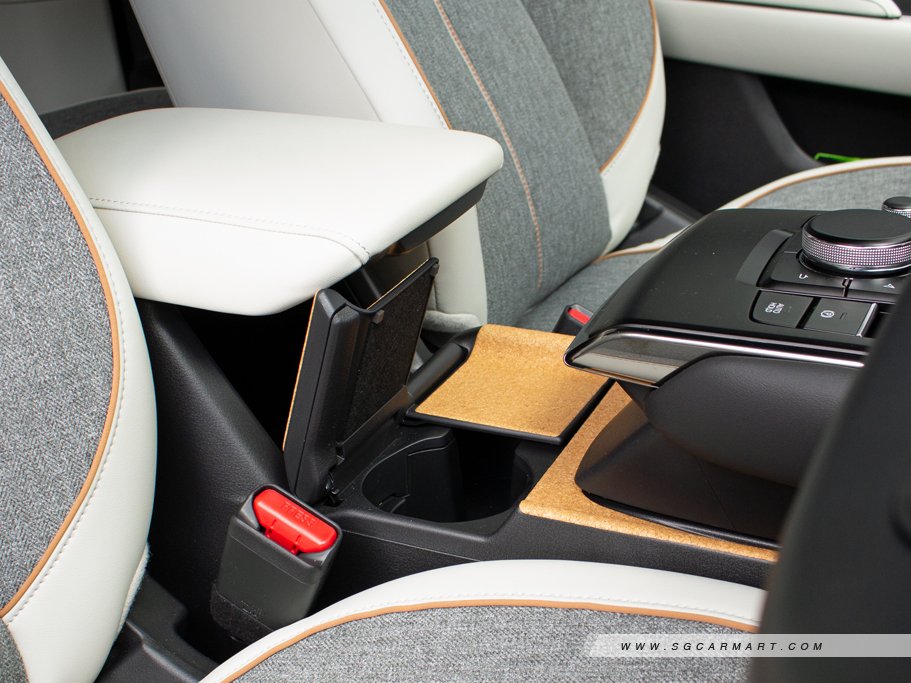 https://i.i-sgcm.com/new_cars/cars/21534/21534_g42