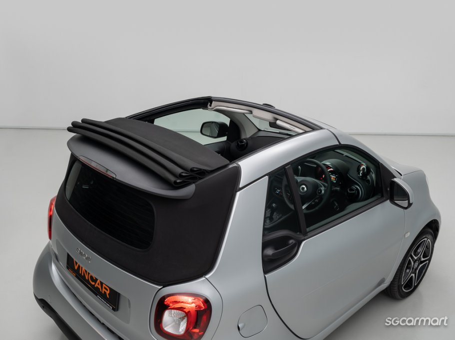 https://i.i-sgcm.com/new_cars/cars/21537/21537_g11