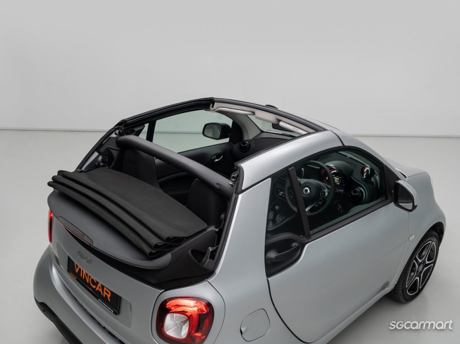 https://i.i-sgcm.com/new_cars/cars/21537/21537_g12