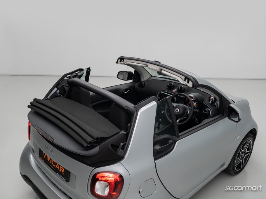 https://i.i-sgcm.com/new_cars/cars/21537/21537_g13