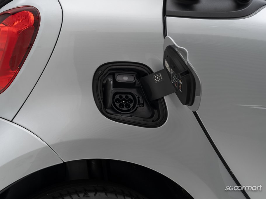 https://i.i-sgcm.com/new_cars/cars/21537/21537_g16