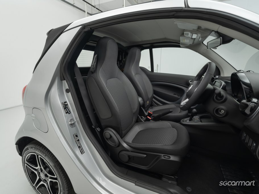 https://i.i-sgcm.com/new_cars/cars/21537/21537_g17
