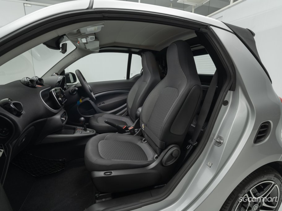 https://i.i-sgcm.com/new_cars/cars/21537/21537_g18