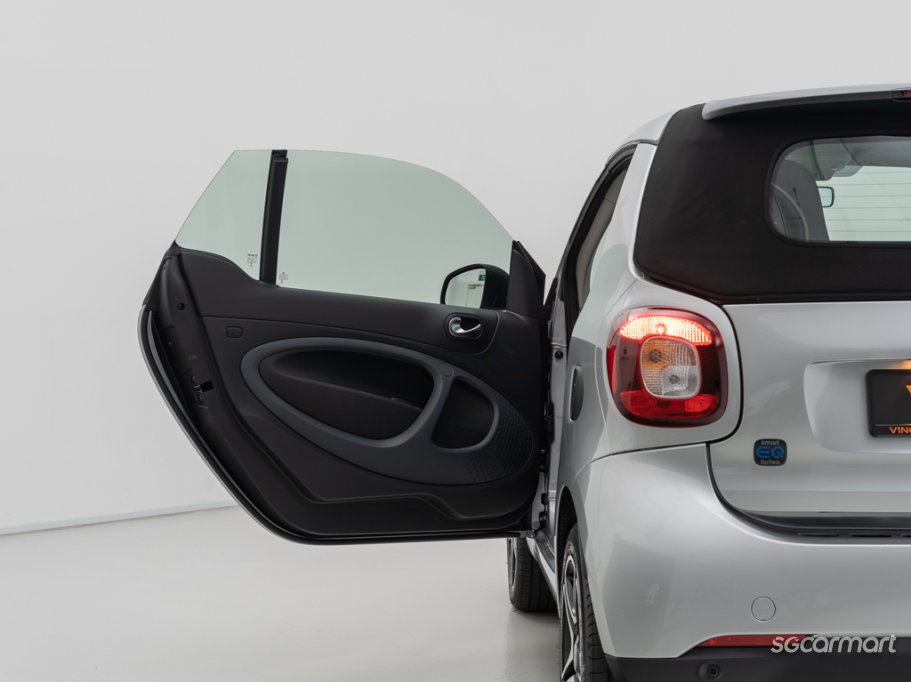 https://i.i-sgcm.com/new_cars/cars/21537/21537_g25