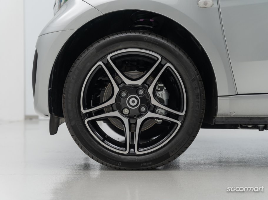 https://i.i-sgcm.com/new_cars/cars/21537/21537_g7