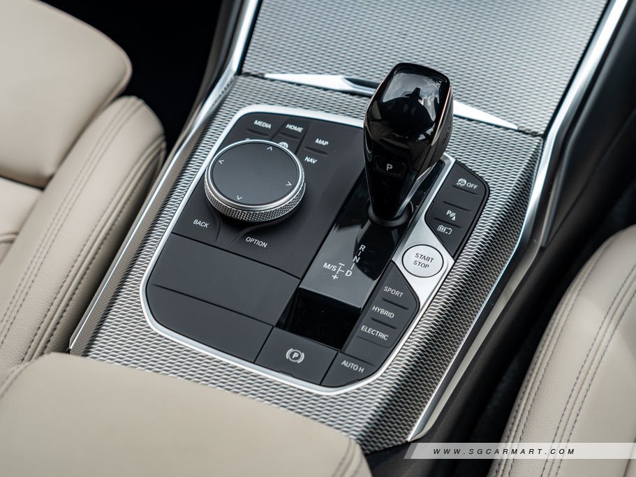 https://i.i-sgcm.com/new_cars/cars/21539/21539_g15