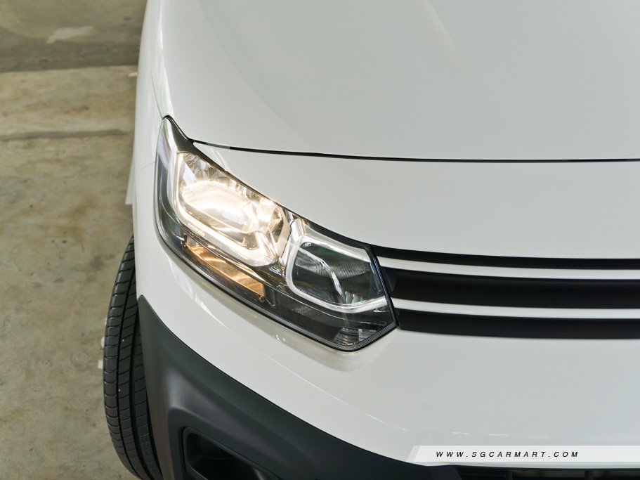 https://i.i-sgcm.com/new_cars/cars/21543/21543_g21