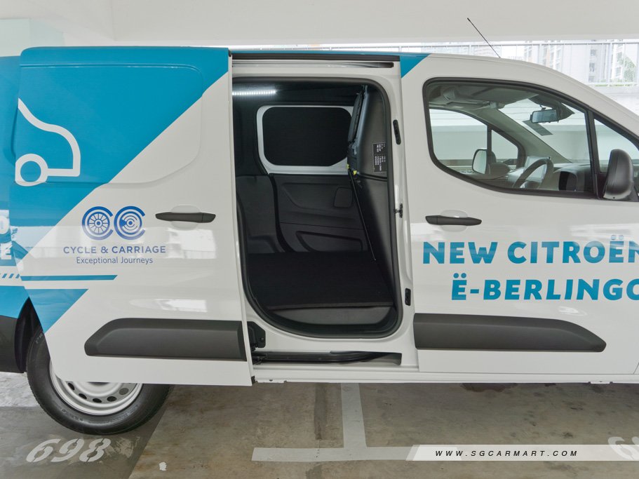 https://i.i-sgcm.com/new_cars/cars/21543/21543_g26