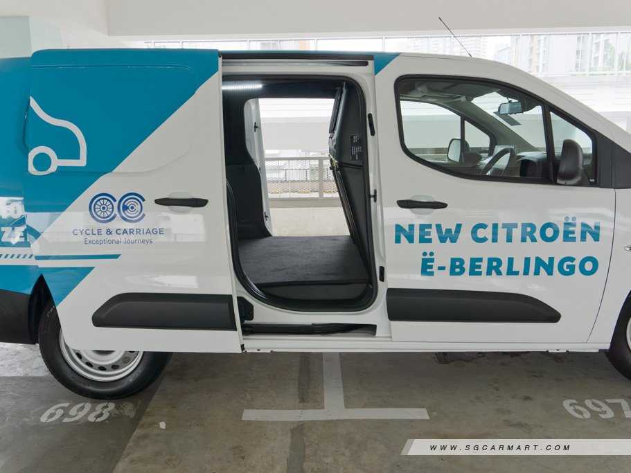 https://i.i-sgcm.com/new_cars/cars/21543/21543_g27