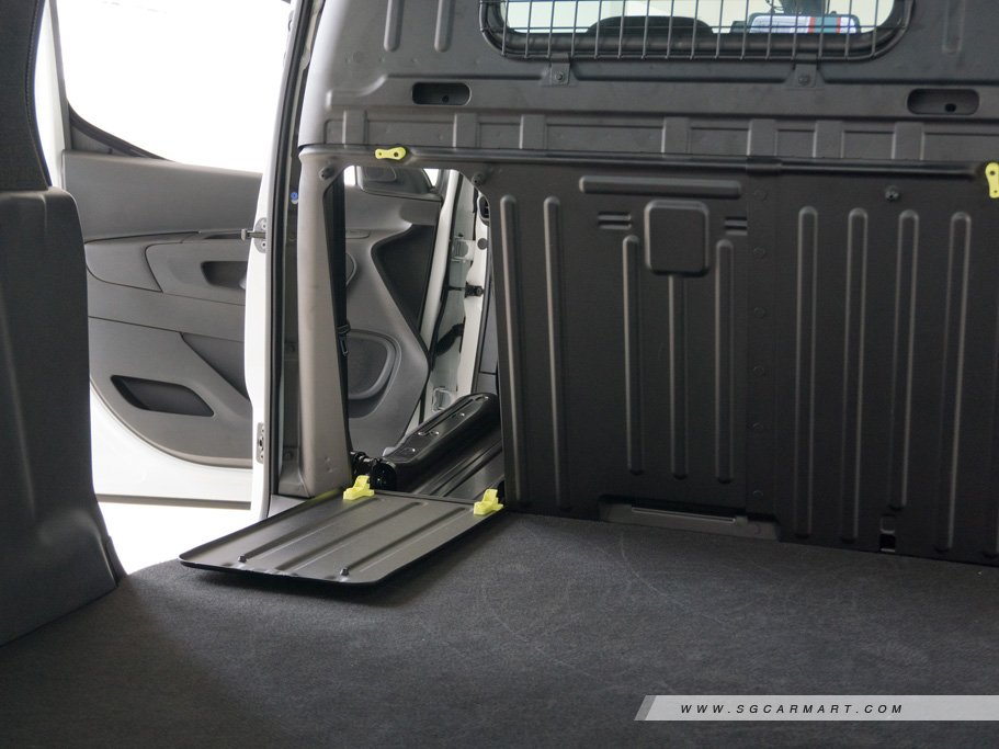 https://i.i-sgcm.com/new_cars/cars/21543/21543_g30