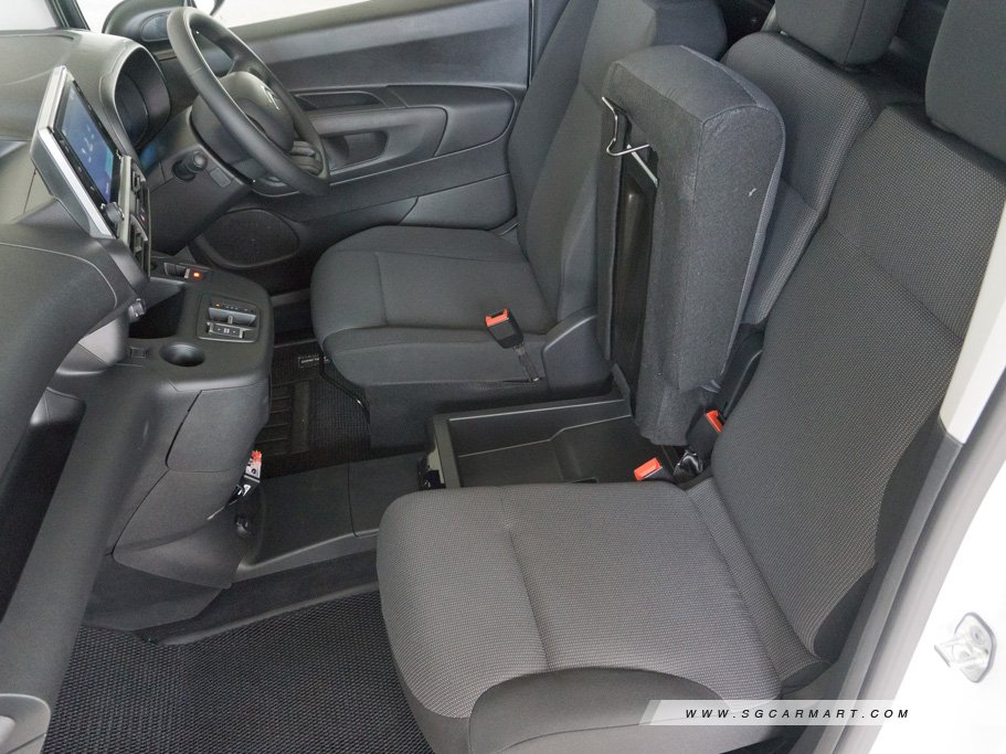 https://i.i-sgcm.com/new_cars/cars/21543/21543_g40