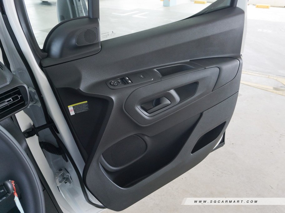 https://i.i-sgcm.com/new_cars/cars/21543/21543_g56